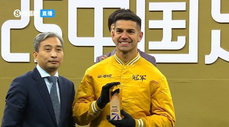  頭球貢獻(xiàn)絕殺，安德烈-路易斯當(dāng)選超級杯最佳球員