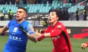  記者談海港后衛(wèi)明天：從津門虎到海港環(huán)境變了，他需主動去適應